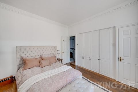 undefined, Hays Mews, Mayfair, W1J 5PY
