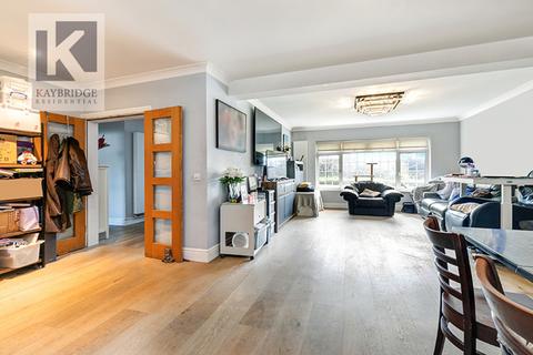 58 Blakes Lane, New Malden, KT3 6NX