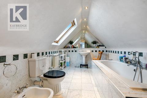 58 Blakes Lane, New Malden, KT3 6NX