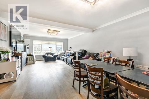 58 Blakes Lane, New Malden, KT3 6NX