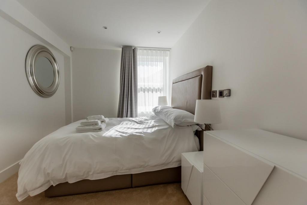 Castle Chambers (12) bed2.jpg