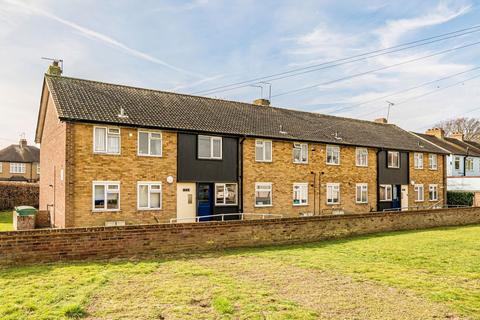 1 bedroom flat for sale, Markhole Close, Hampton TW12