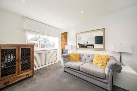 1 bedroom flat for sale, Markhole Close, Hampton TW12