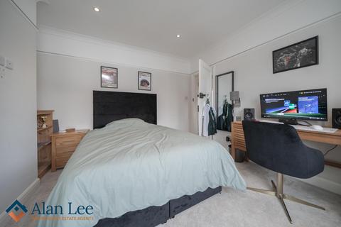 49 Arlington Drive, Macclesfield, SK11 8QL