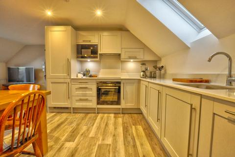 2 bedroom apartment to rent, Marlow SL7