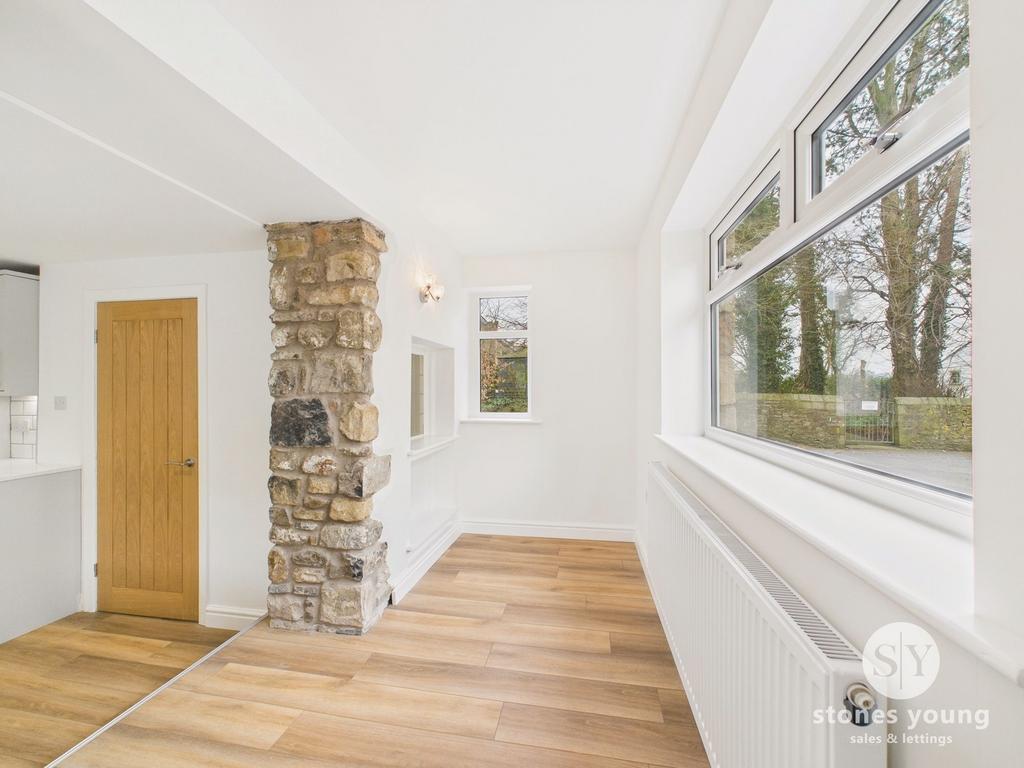 Entrance & Breakfast Area/Snug