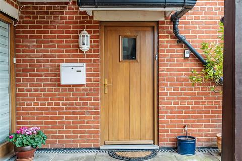 2 bedroom cottage for sale, The Broadway, Cheam Village