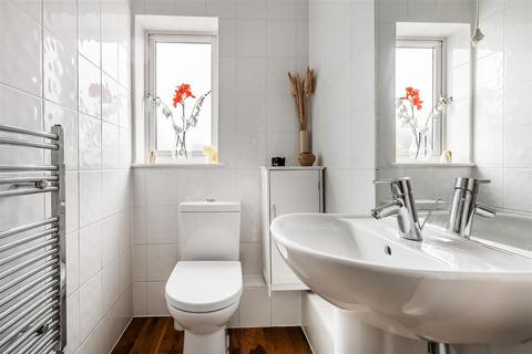 2 bedroom cottage for sale, The Broadway, Cheam Village