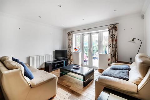 2 bedroom cottage for sale, The Broadway, Cheam Village