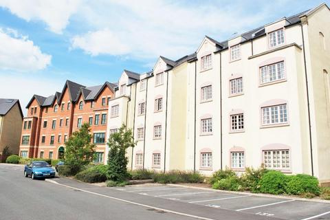 2 bedroom flat to rent, Hadfield Close, Manchester M14
