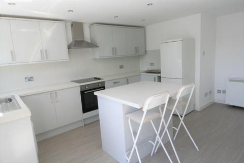 2 bedroom flat to rent, Slade Lane, Manchester M19