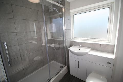 2 bedroom flat to rent, Slade Lane, Manchester M19