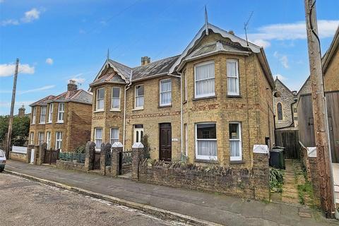 Steyne Road, Seaview, PO34 5EP