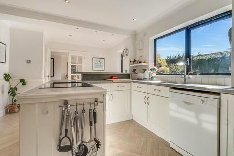 28 Challacombe, Southend-on-sea, SS1 3TY