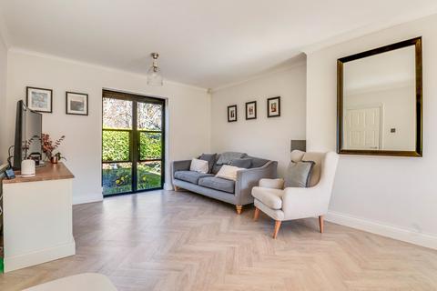 28 Challacombe, Southend-on-sea, SS1 3TY