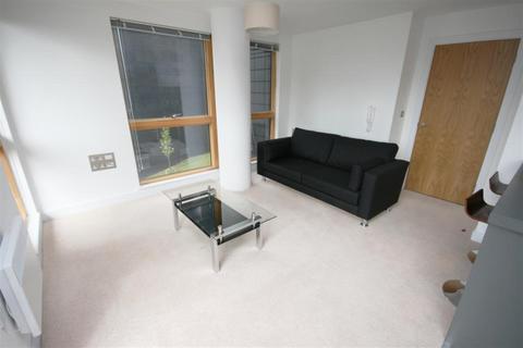 2 bedroom apartment to rent, Cypress Place, Manchester M4