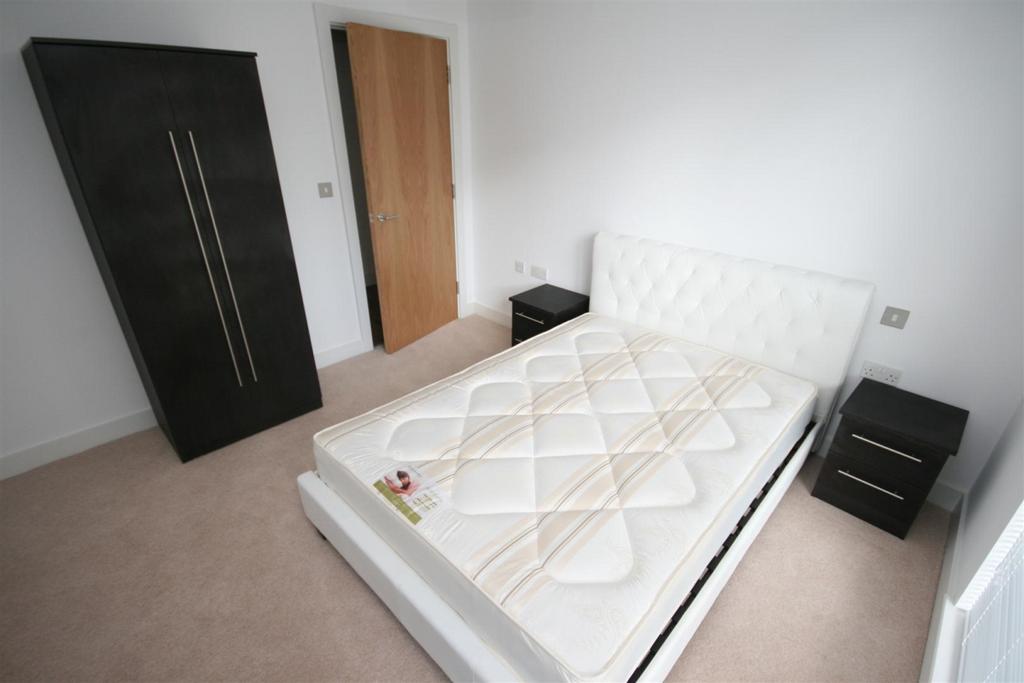 211 One Bed (3) (...