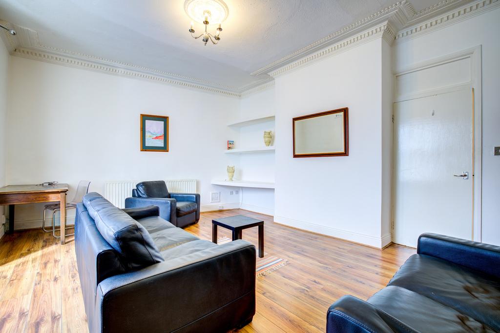 Living Room (2)