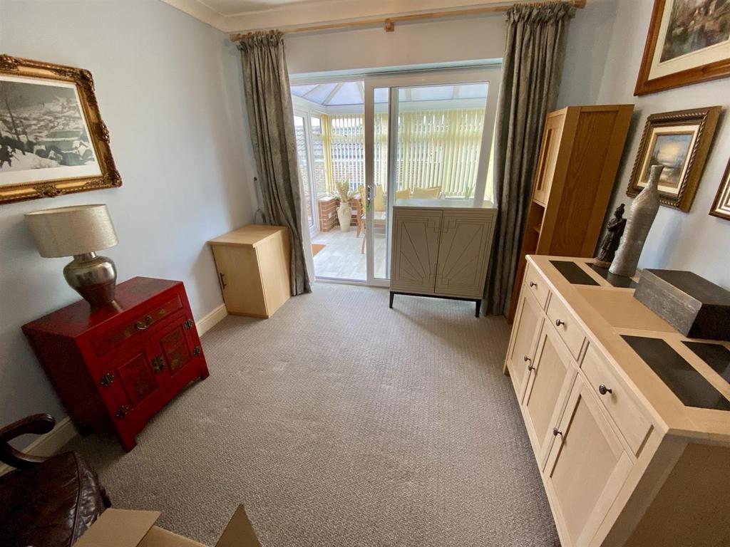 Bramleys Estate Agents - 67 West Royd Avenue - Mir
