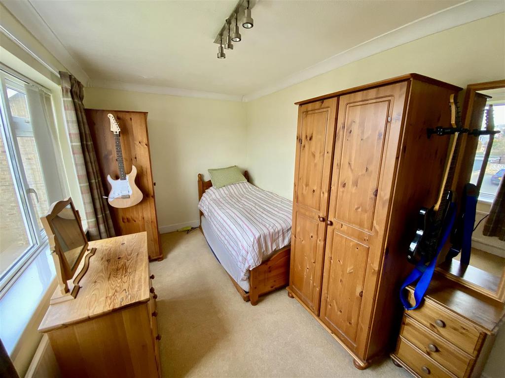 Bramleys Estate Agents - 67 West Royd Avenue - Mir