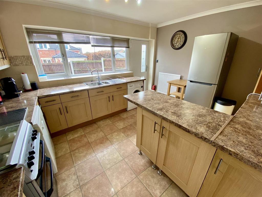 Bramleys Estate Agents - 67 West Royd Avenue - Mir