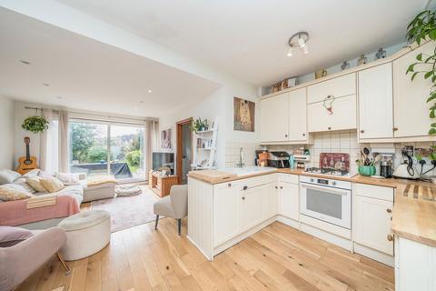 undefined, Heron Road, St Margarets TW1