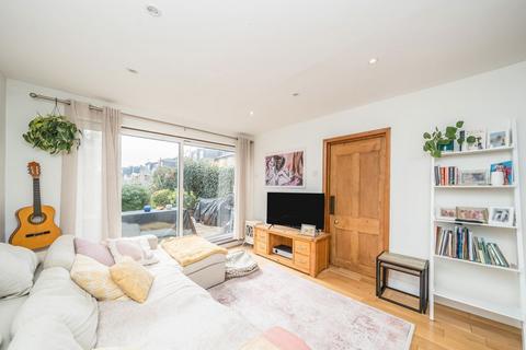 undefined, Heron Road, St Margarets TW1
