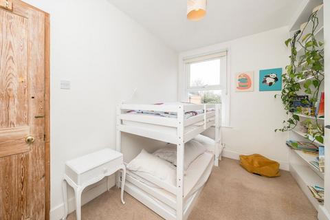 undefined, Heron Road, St Margarets TW1
