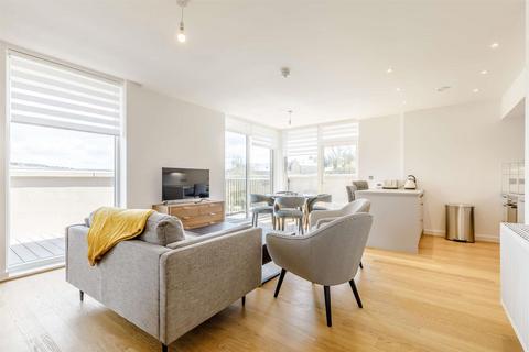 2 bedroom penthouse to rent, Spa Villas, Matlock DE4