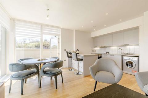 2 bedroom penthouse to rent, Spa Villas, Matlock DE4