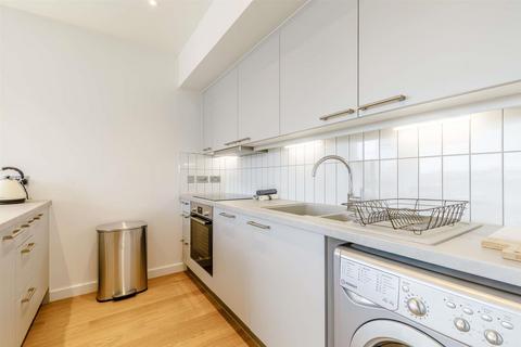 2 bedroom penthouse to rent, Spa Villas, Matlock DE4