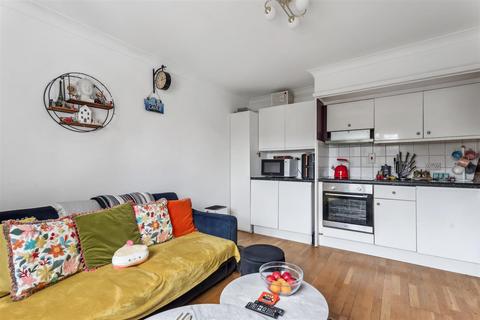 1 bedroom apartment for sale, Alexandra Court, High Wycombe HP12