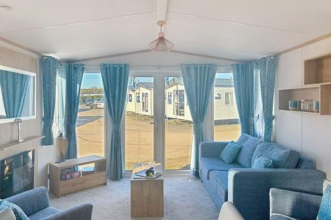 2 bedroom lodge for sale, Pakefield Holiday Park