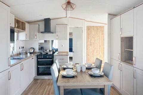 2 bedroom lodge for sale, Pakefield Holiday Park