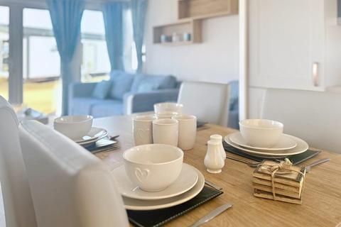 2 bedroom lodge for sale, Pakefield Holiday Park