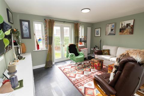 2 bedroom ground floor flat for sale, Rosebury Drive, Newcastle Upon Tyne