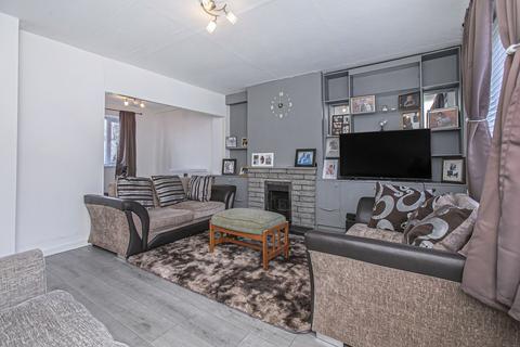 3 bedroom flat for sale, Winifred Crescent, Kirkcaldy, KY2