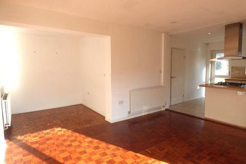 3 bedroom bungalow to rent, Ockham Road South, East Horsley
