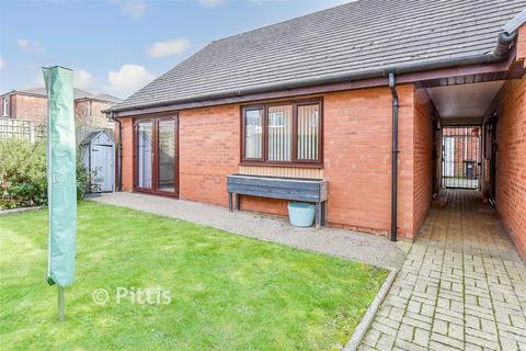 2 bedroom semi-detached bungalow for sale, Trafalgar Road, Newport, Isle of Wight