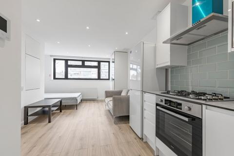 Studio to rent, Regents Park Road London N3