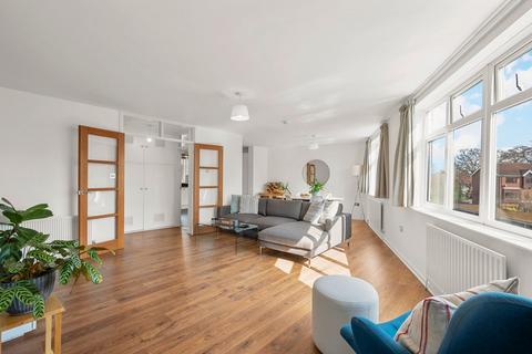 3 bedroom apartment for sale, Station Avenue, WALTON-ON-THAMES, KT12