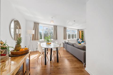 3 bedroom apartment for sale, Station Avenue, WALTON-ON-THAMES, KT12