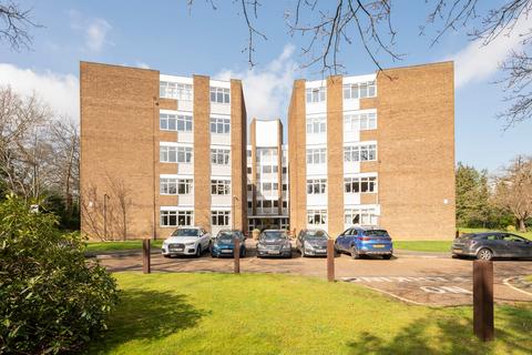 3 bedroom apartment for sale, Station Avenue, WALTON-ON-THAMES, KT12