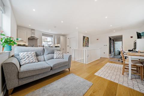 2 bedroom apartment for sale, London Road North, Redhill RH1