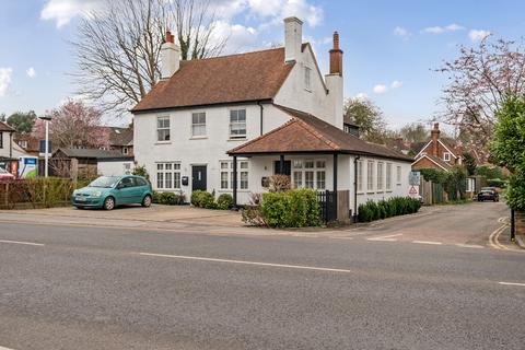 2 bedroom apartment for sale, London Road North, Redhill RH1