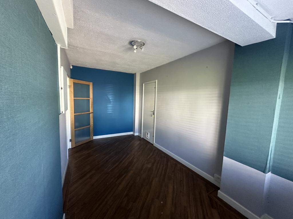Office /bedroom 5