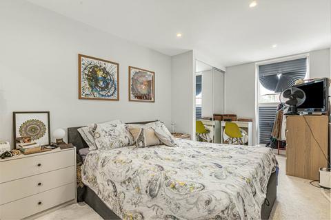2 bedroom apartment for sale, Kings Avenue, London, SW4