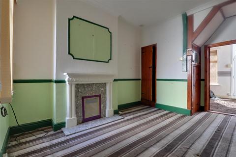 2 bedroom terraced house for sale, Cadogan Street, Hull