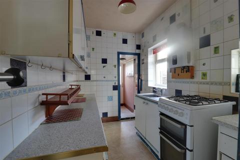 2 bedroom terraced house for sale, Cadogan Street, Hull