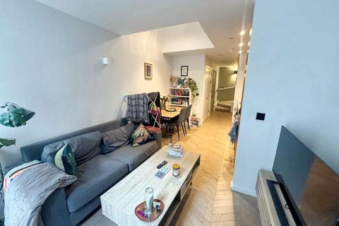 1 bedroom apartment for sale, St Georges Gardens
